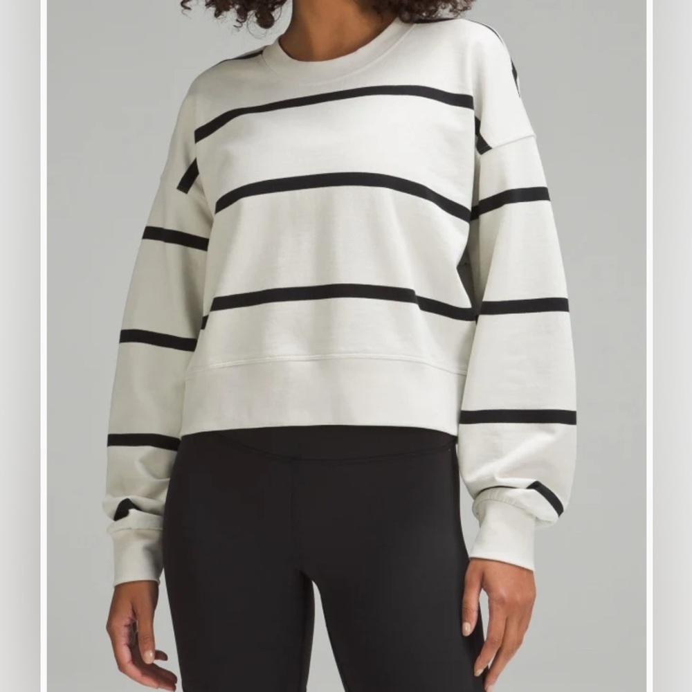 Lululemon 🍋 EUC Perfectly Oversized Striped Crewneck cropped sweatshirt M/L